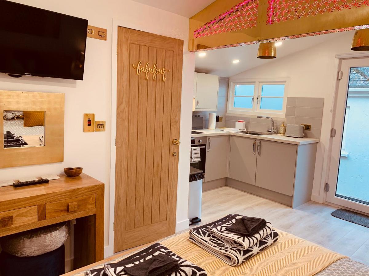 Shine Chalet - Unique & Comfortable Accommodation Redruth Exteriör bild
