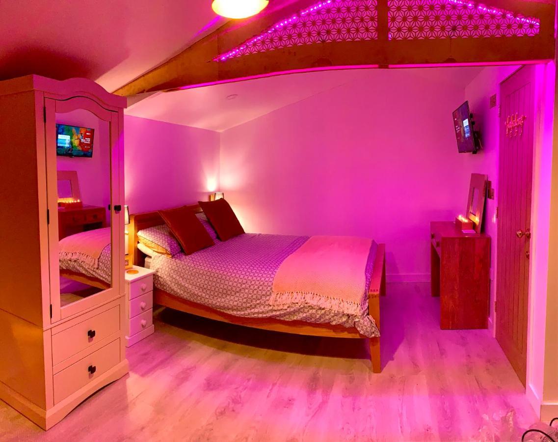 Shine Chalet - Unique & Comfortable Accommodation Redruth Exteriör bild
